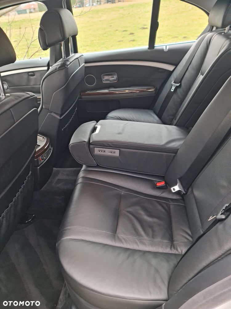 BMW Seria 7 740Li - 12