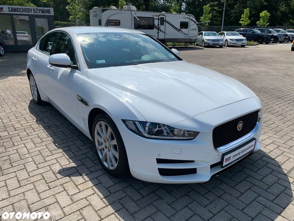 Jaguar XE 2.0 D Prestige - 1
