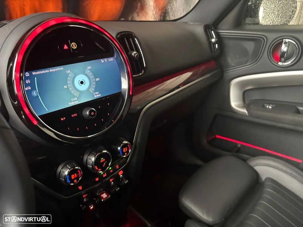 MINI Countryman Cooper D Premium Yours Auto - 25