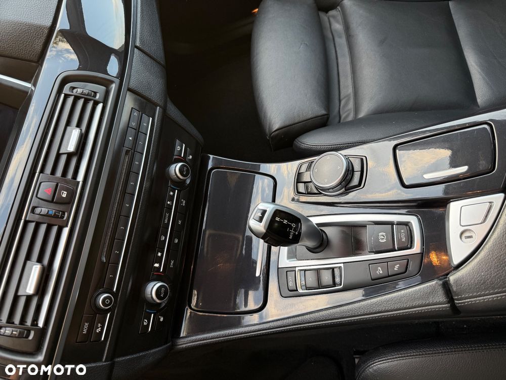 BMW Seria 5 520d xDrive - 18