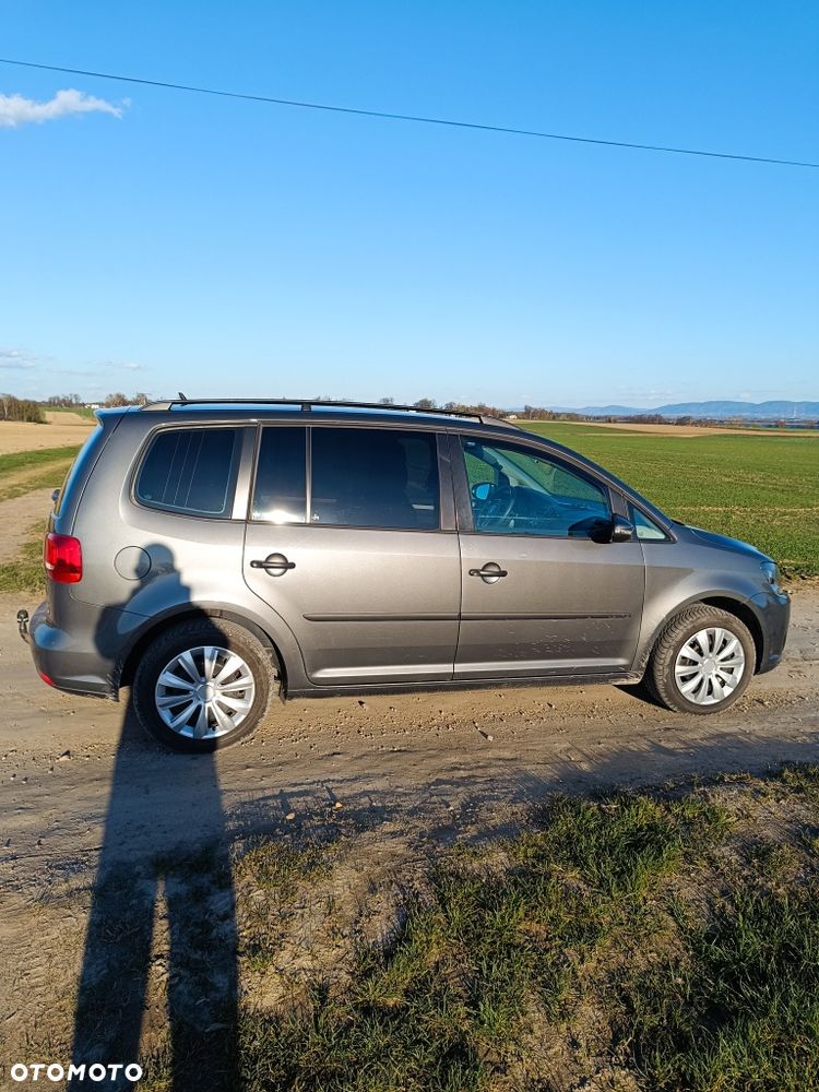 Volkswagen Touran - 8