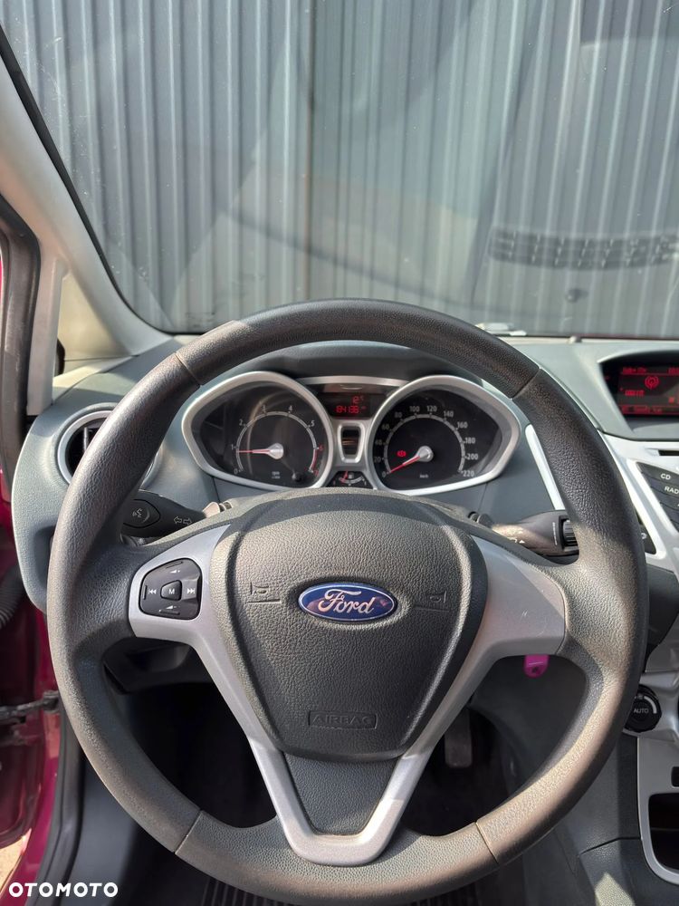 Ford Fiesta 1.4 Champions Edition - 14