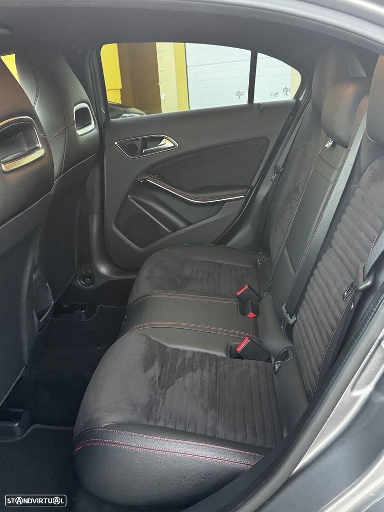 Mercedes-Benz A 45 AMG 4Matic Speedshift 7G-DCT - 18