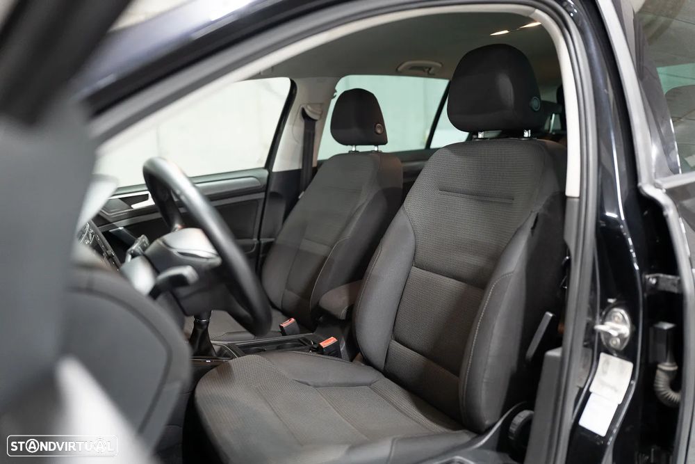 VW Golf 1.6 TDI R-Line - 24