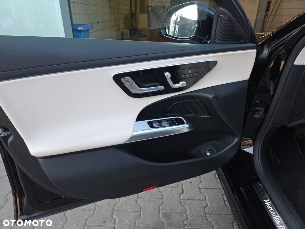 Mercedes-Benz Klasa E 220 d mHEV 4-Matic Avantgarde 9G-Tronic - 18
