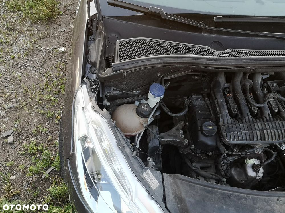 Peugeot 208 - 15