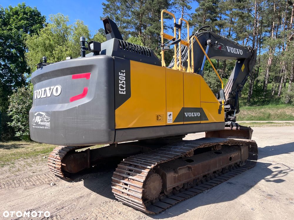Volvo EC250EL - 4
