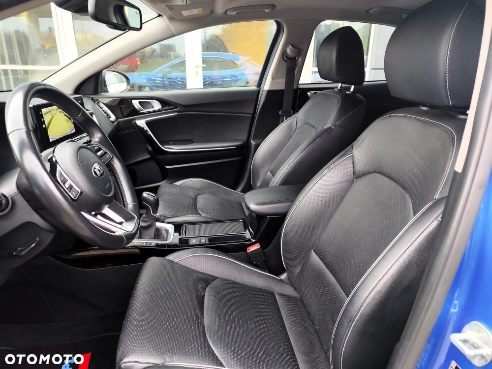 Kia XCeed - 10