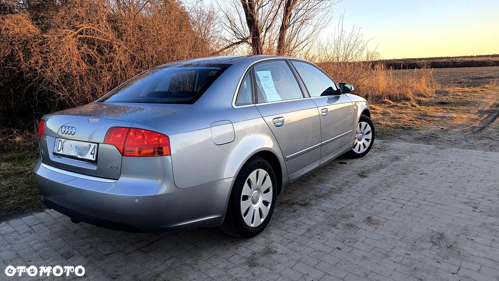Audi A4 Limousine - 3