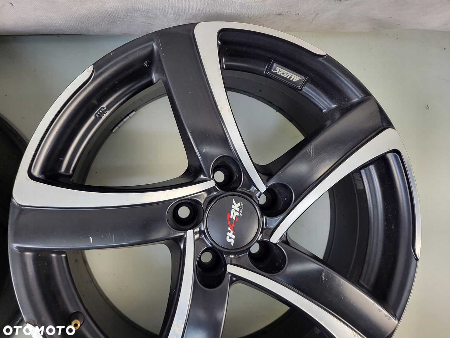 felgi aluminiowe 17" 7.5Jx17 ET38 5x110 SHARK ALUTEC KBA47328 - 10