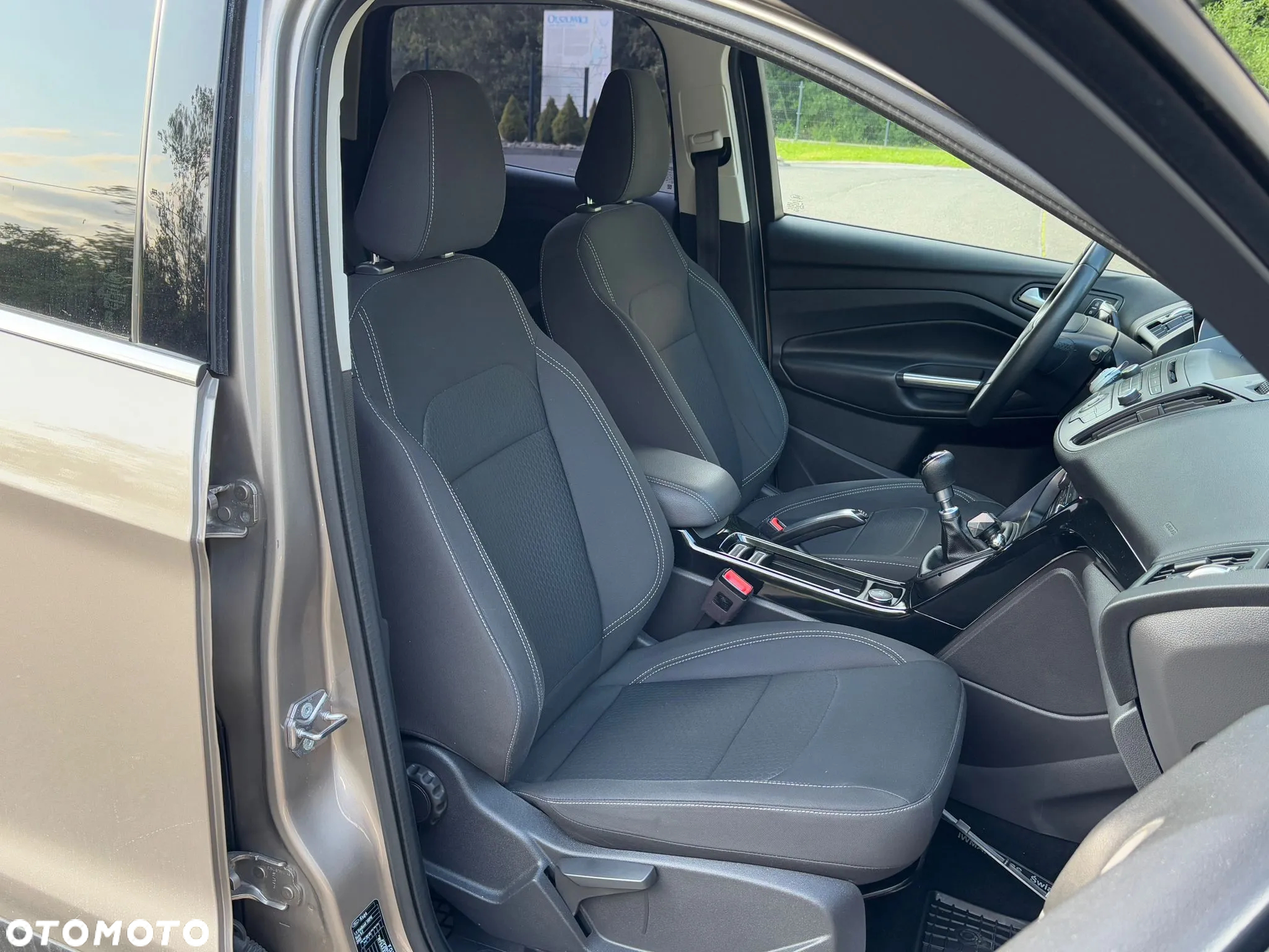 Ford Kuga 1.5 EcoBoost 2x4 Titanium - 12