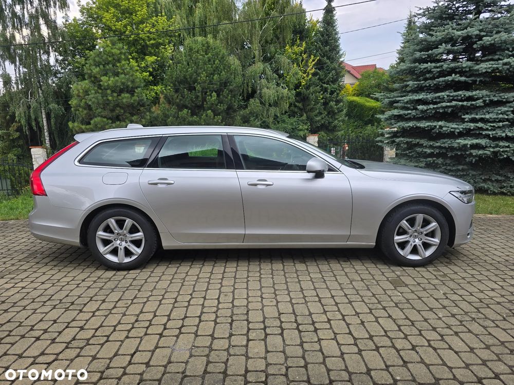 Volvo V90 D4 Momentum - 2