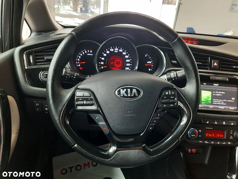 Kia Ceed - 13