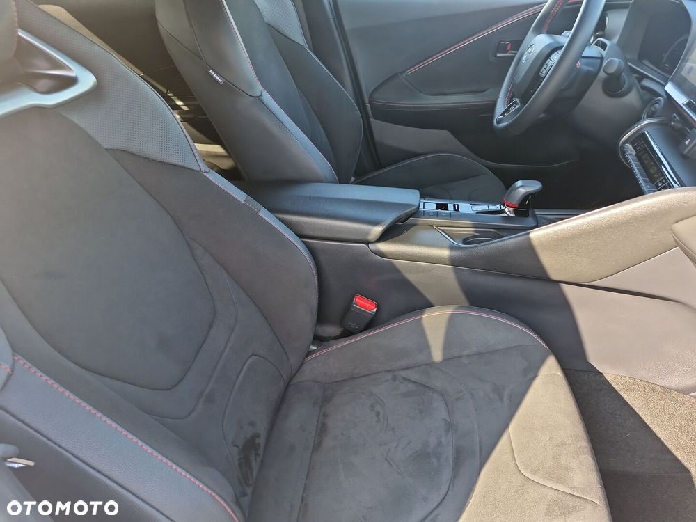Toyota C-HR - 10