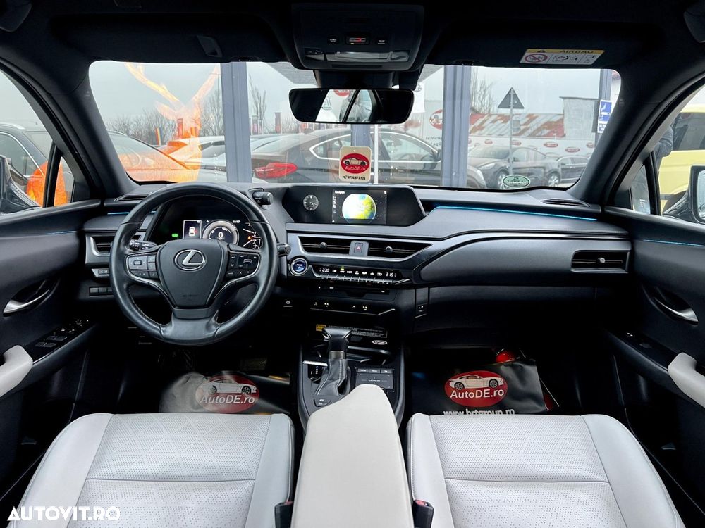 Lexus UX - 7