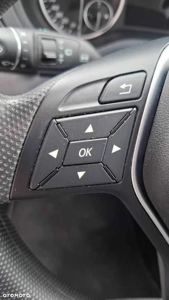 Mercedes-Benz Klasa B 180 - 21