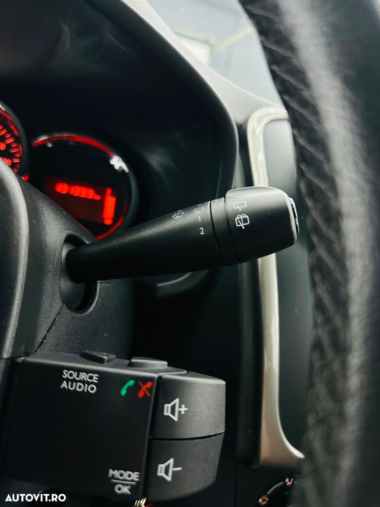 Dacia Logan dCi 90 Prestige - 27
