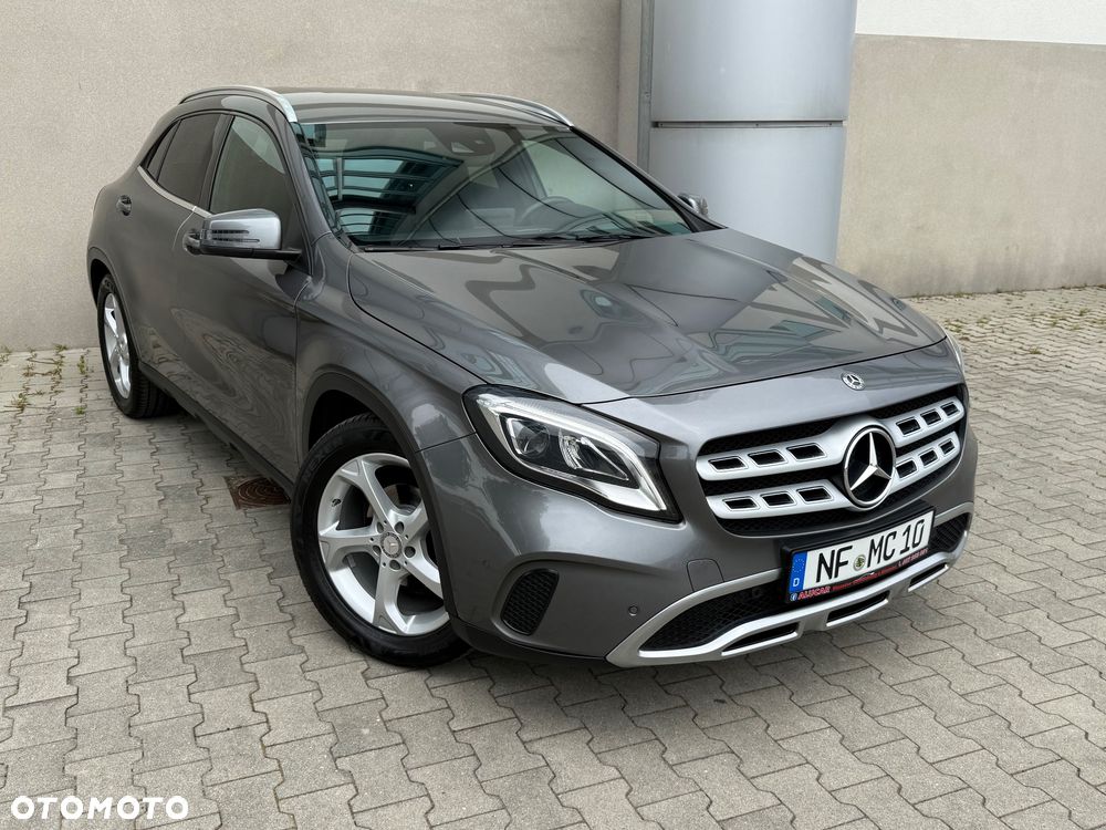 Mercedes-Benz GLA 180 7G-DCT Peak Edition - 14