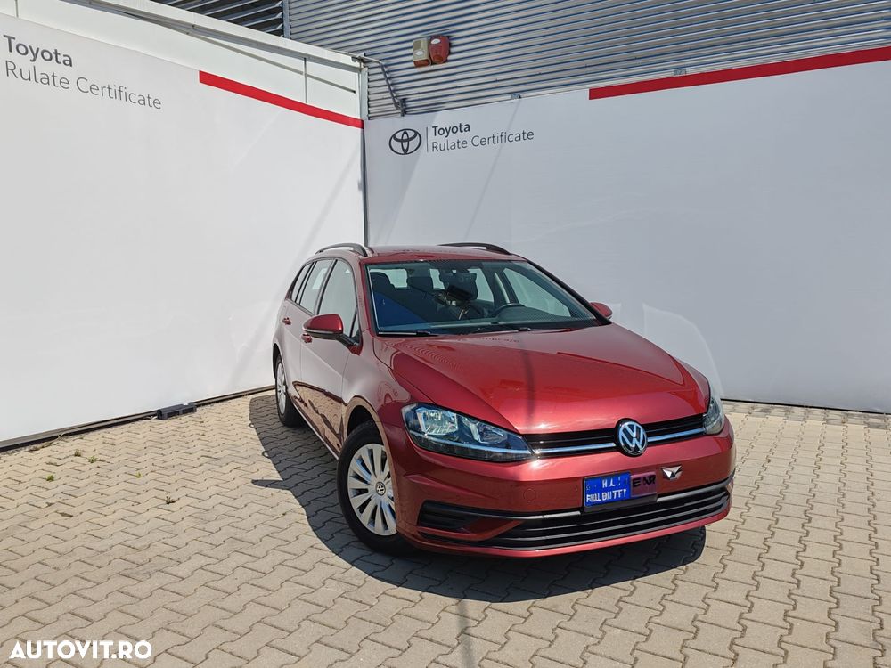 Volkswagen Golf - 1