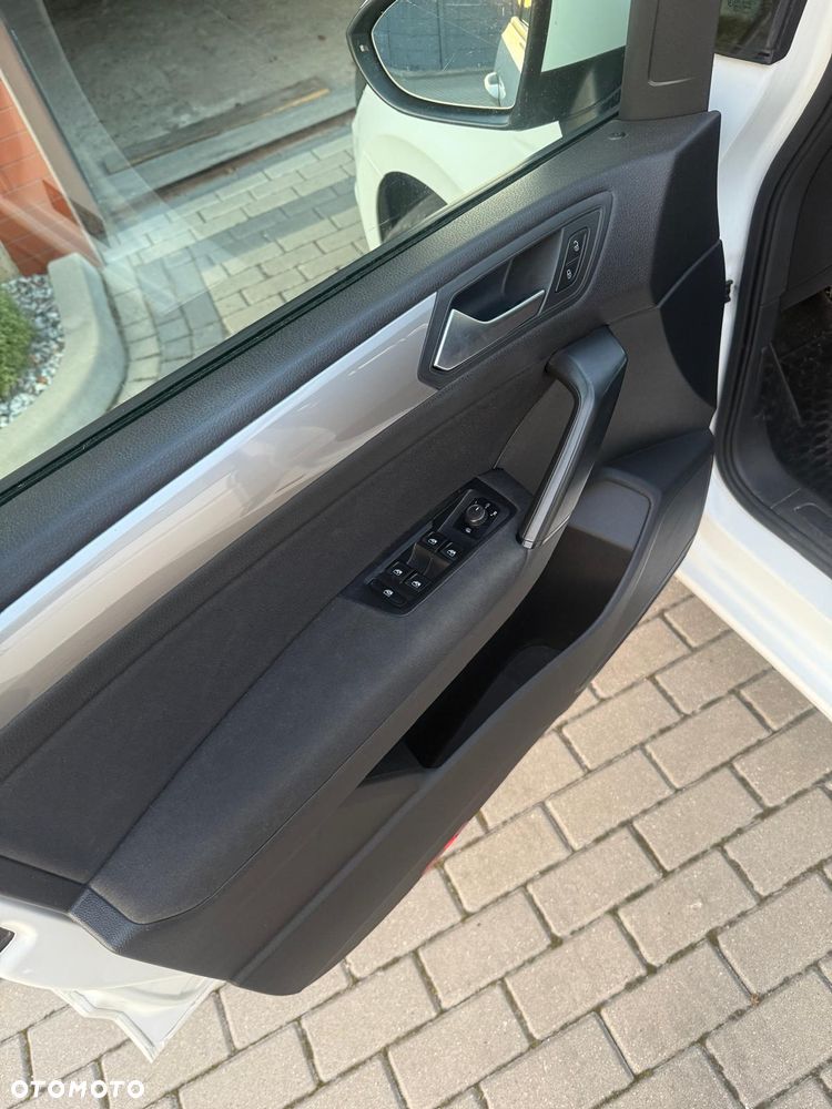 Volkswagen Touran 1.2 TSI BMT Comfortline - 11