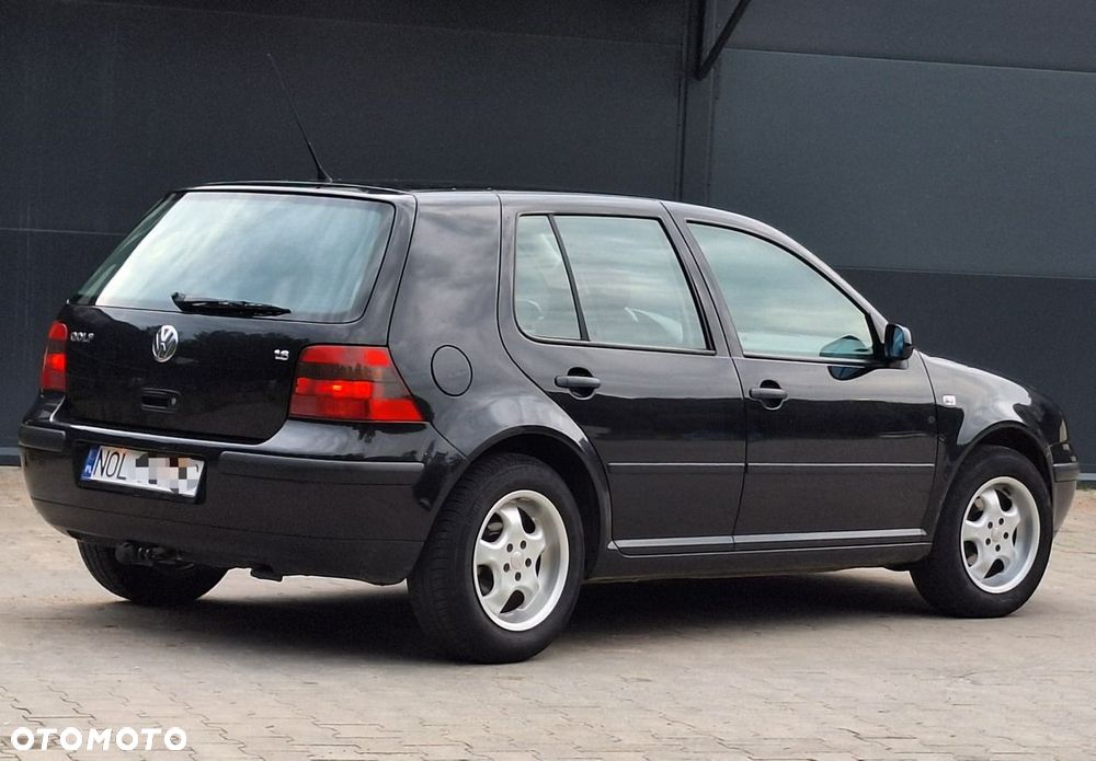 Volkswagen Golf - 2