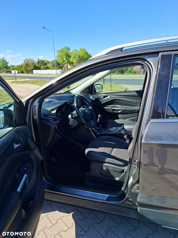 Ford Kuga 1.5 EcoBoost 2x4 Titanium - 11