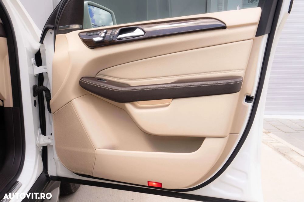 Mercedes-Benz GLS 450 4MATIC 9G-TRONIC - 28