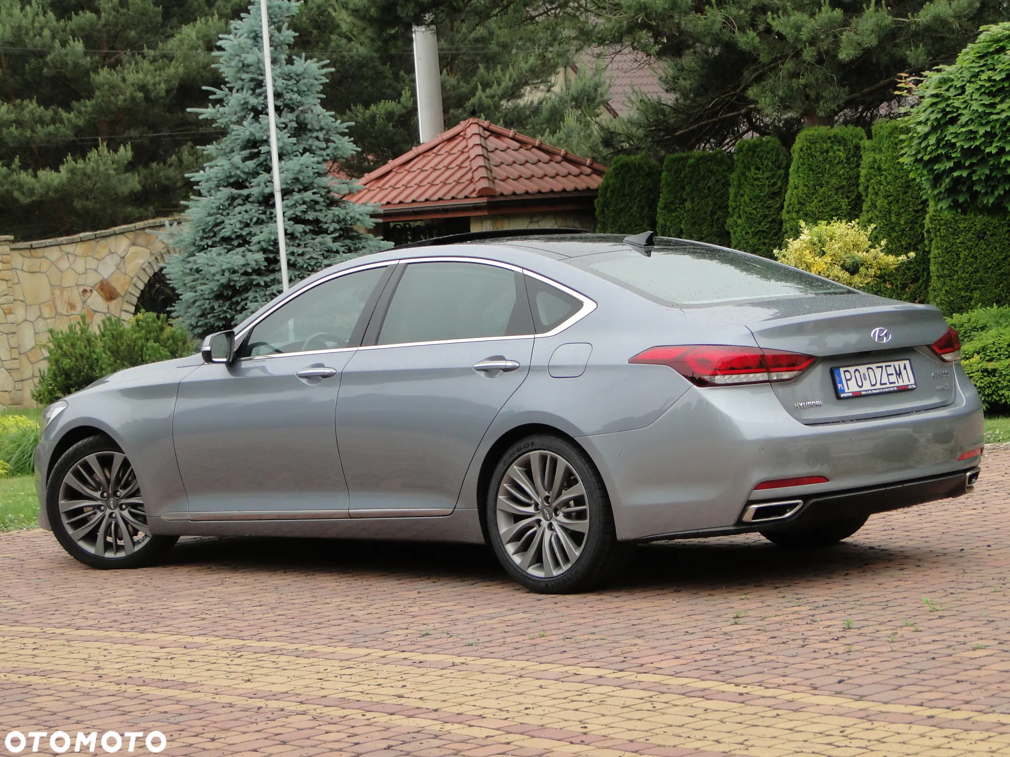 Hyundai Genesis 3.8 V6 GDI - 12