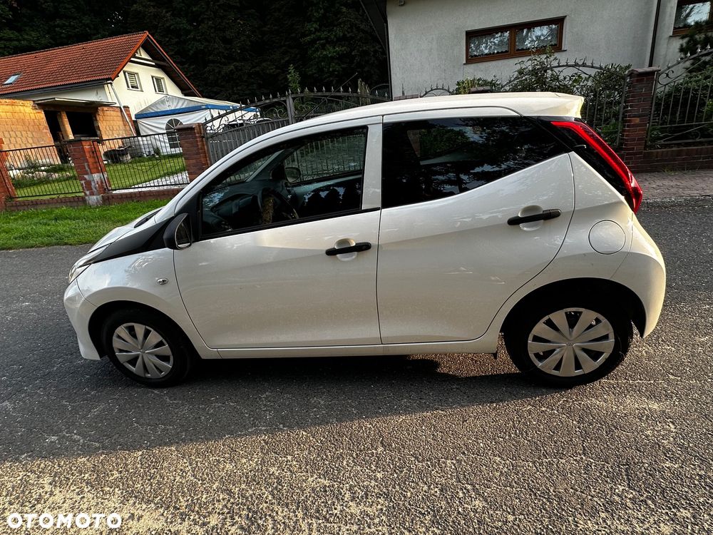 Toyota Aygo x - 11