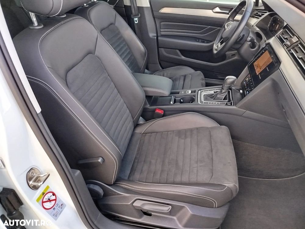 Volkswagen Passat Variant 2.0 TDI SCR DSG 4Motion Elegance - 27