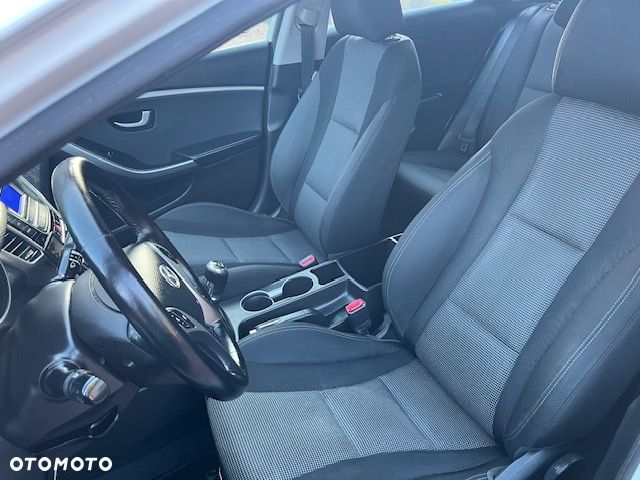 Hyundai i30 1.6 CRDi BlueDrive Classic - 16