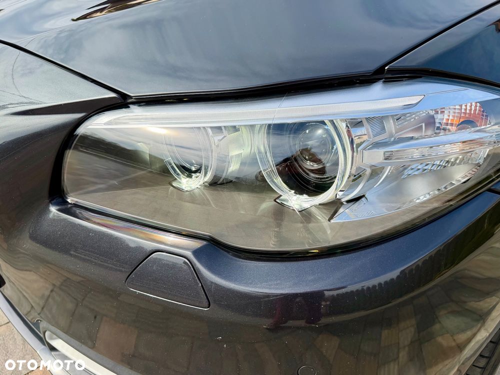 BMW Seria 5 520d Sport-Aut - 32