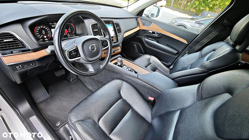 Volvo XC 90 - 16