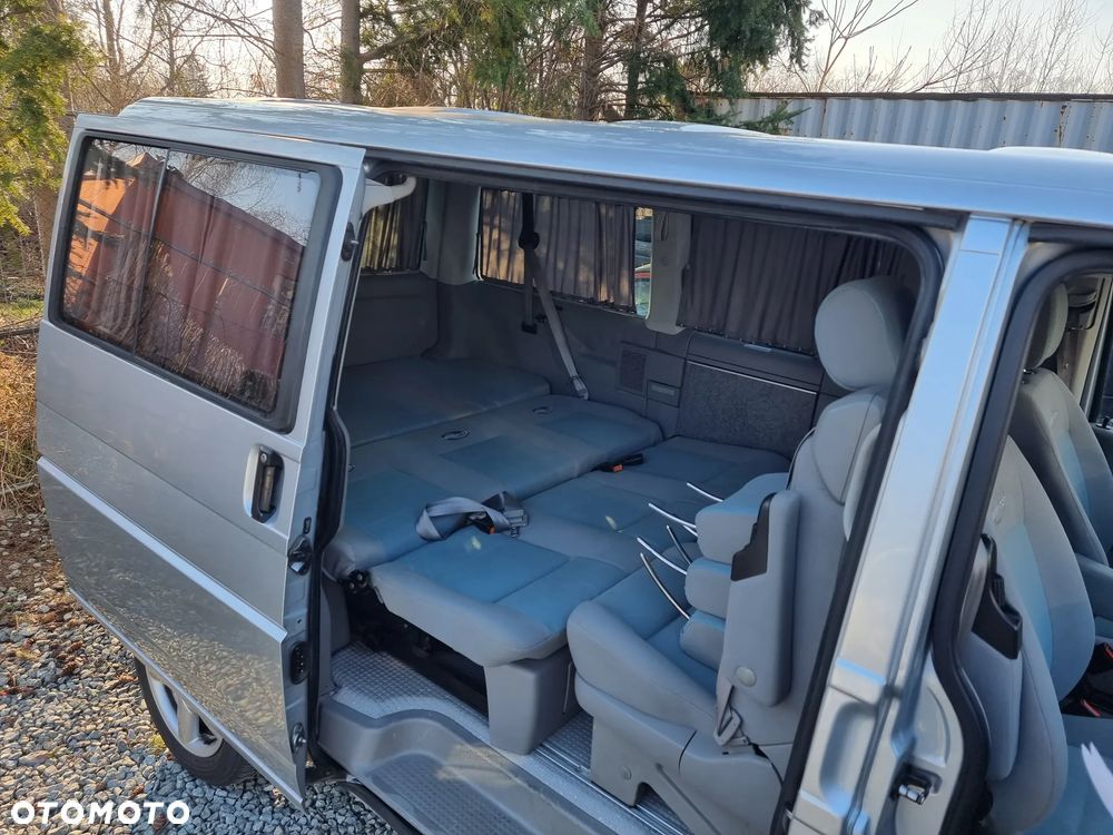 Volkswagen Multivan - 25