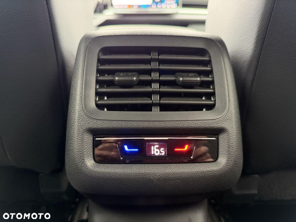 Volkswagen T-Roc 1.5 eTSI R-Line DSG - 14