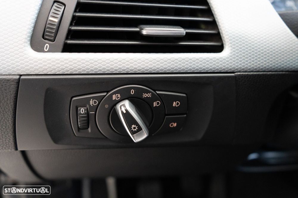 BMW 320 d Navigation Sport - 20