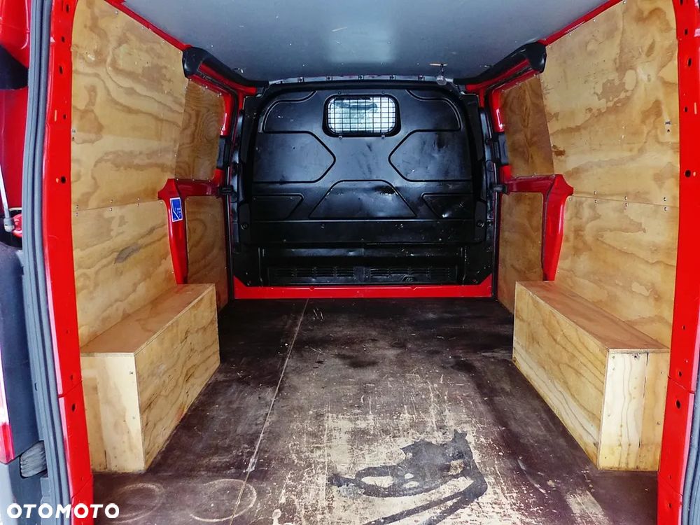 Ford TRANSIT CUSTOM - 13