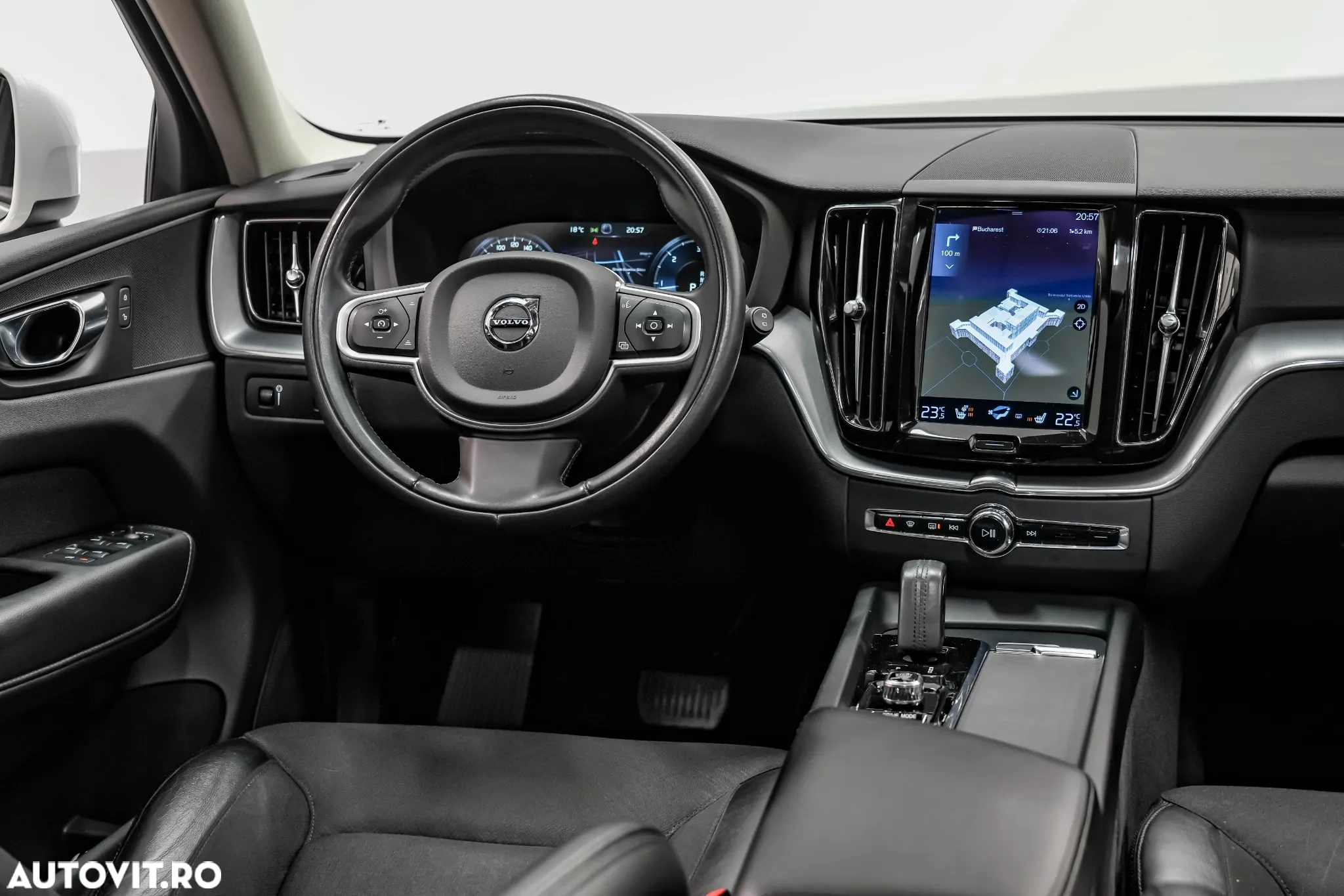 Volvo XC 60 B4 D AWD Geartronic Momentum Pro - 19