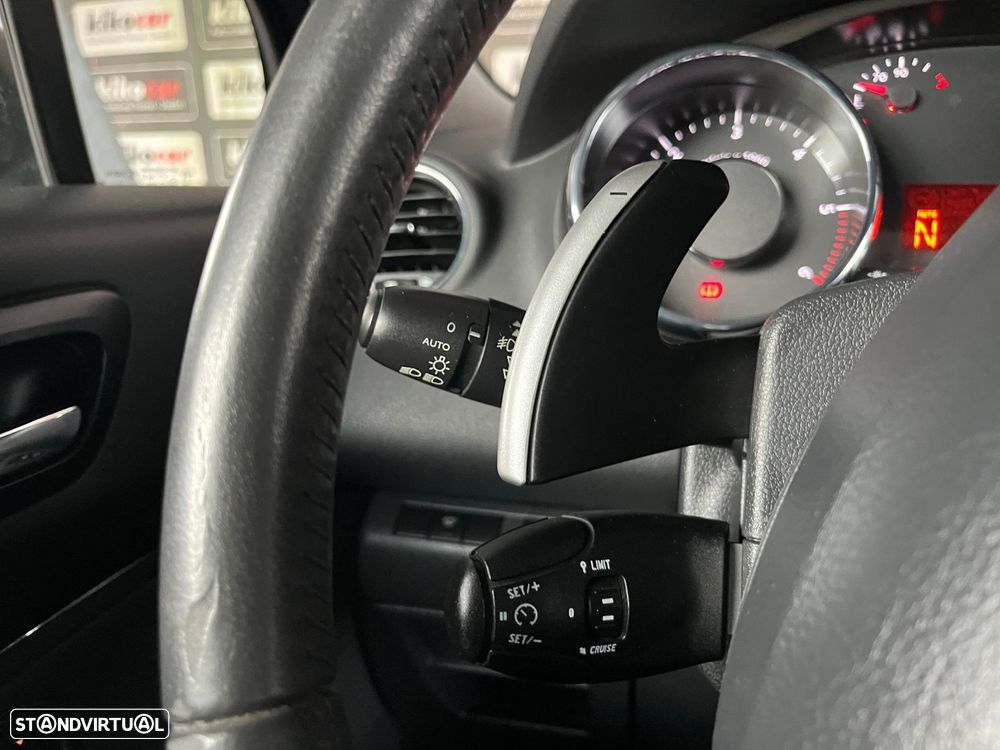 Peugeot 3008 1.6 e-HDi Allure CMP6 - 20