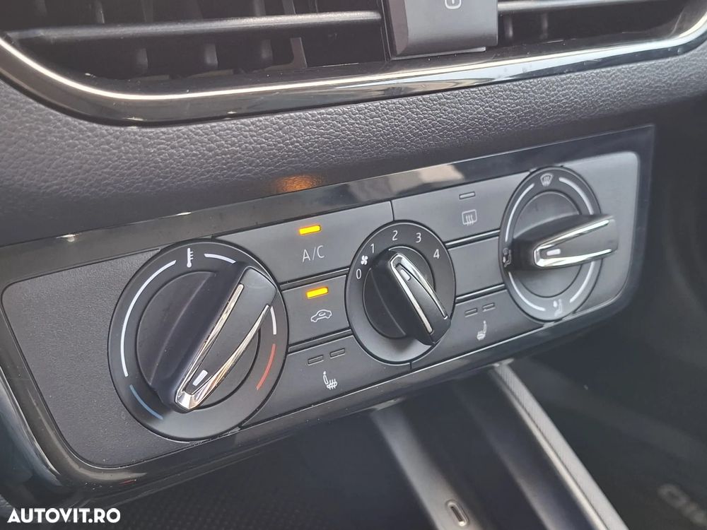 Skoda Kamiq 1.0 TSI Essence - 25