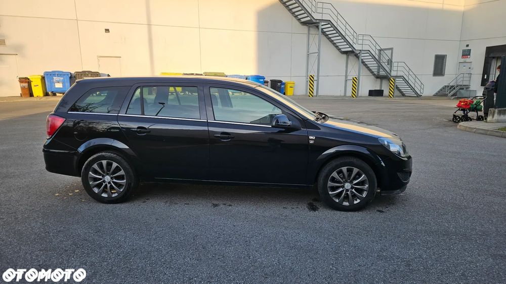 Opel Astra 1.6 150 Jahre - 12