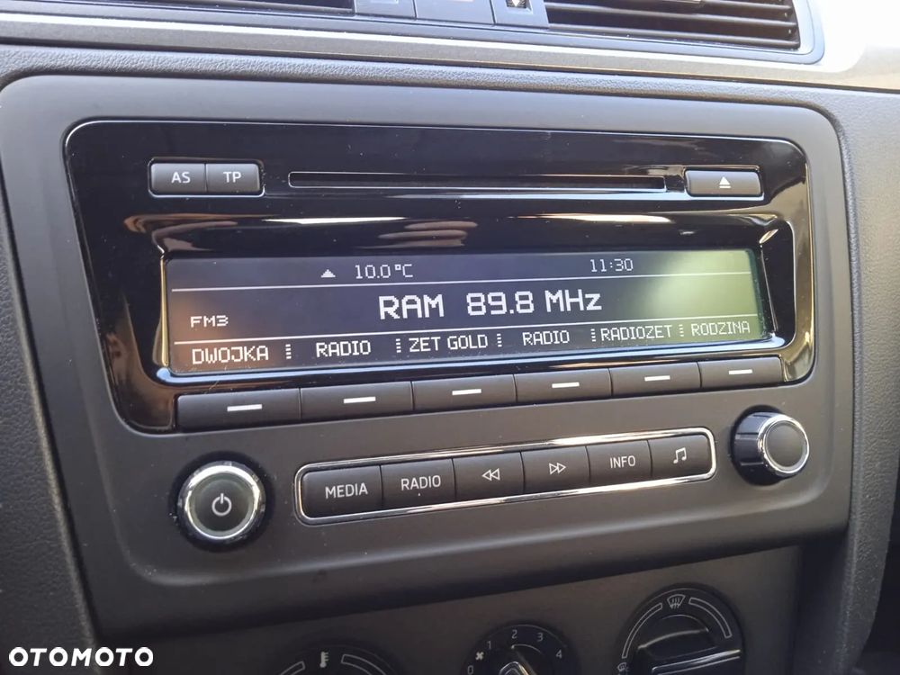 Skoda RAPID Spb 1.2 TSI Ambition - 19