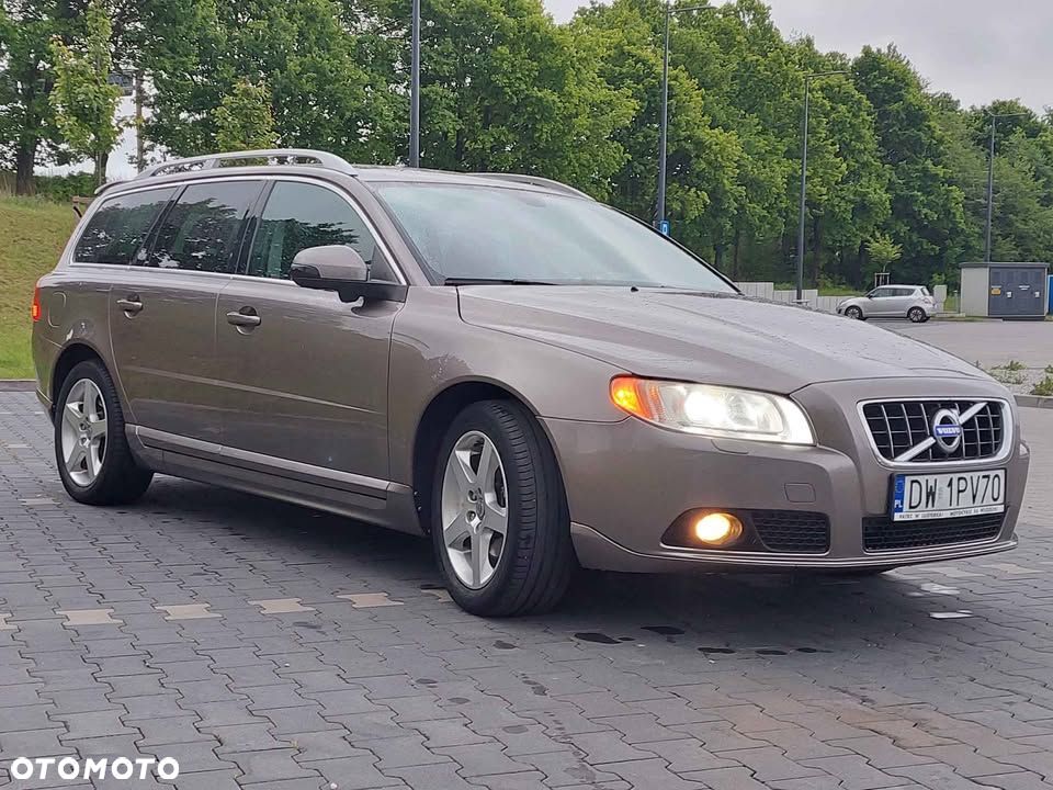 Volvo V70 2.0 Summum - 1