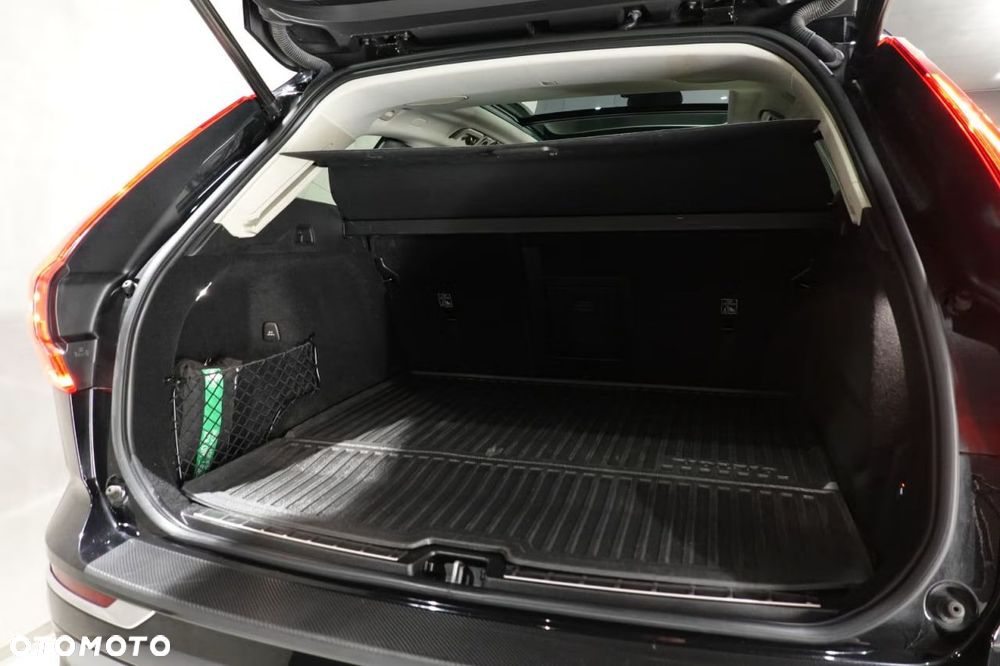 Volvo XC 60 T6 Plug-In Hybrid AWD R-Design - 37