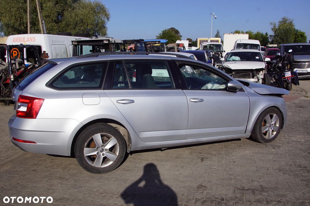 Auto na części - Skoda Octavia III Lift 1.6 TDI 115 KM DGTE TKV LA7W 2019R Silnik Skrzynia Drzwi Błotnik Zderzak Klapa Lampa Lusterko Klamka Szyba Deska Kokpit Sterownik Moduł Czujnik Licznik Panel Kierownica - 8
