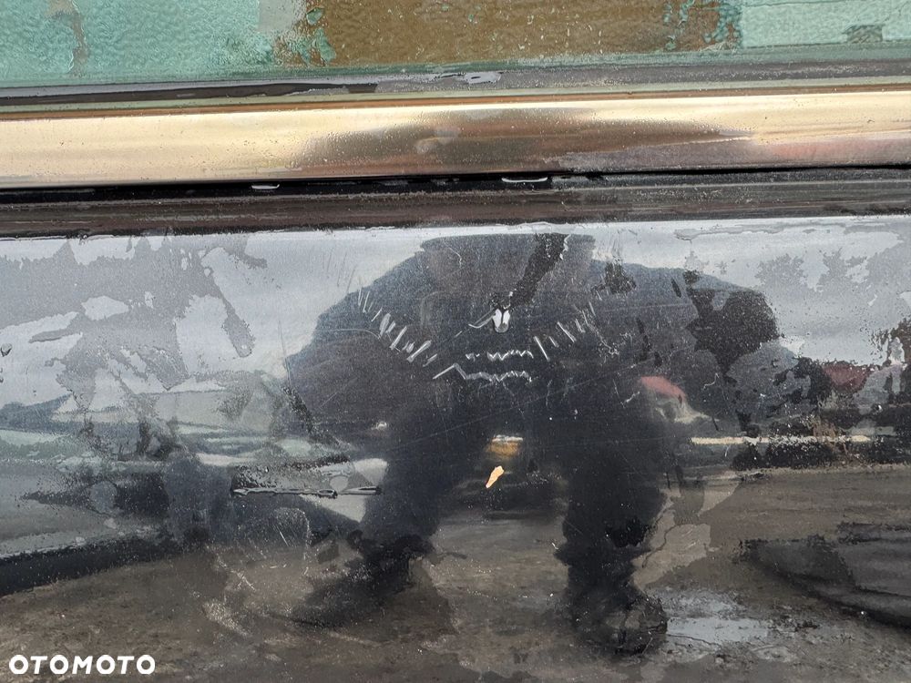 Drzwi prawe Mercedes C-Klasa W203 prawy tył tylne kolor 197 OE - 2