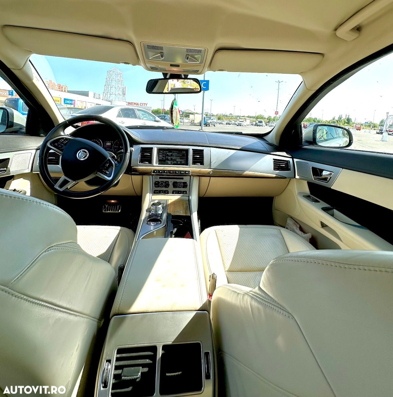 Jaguar XF 3.0D S Luxury - 9