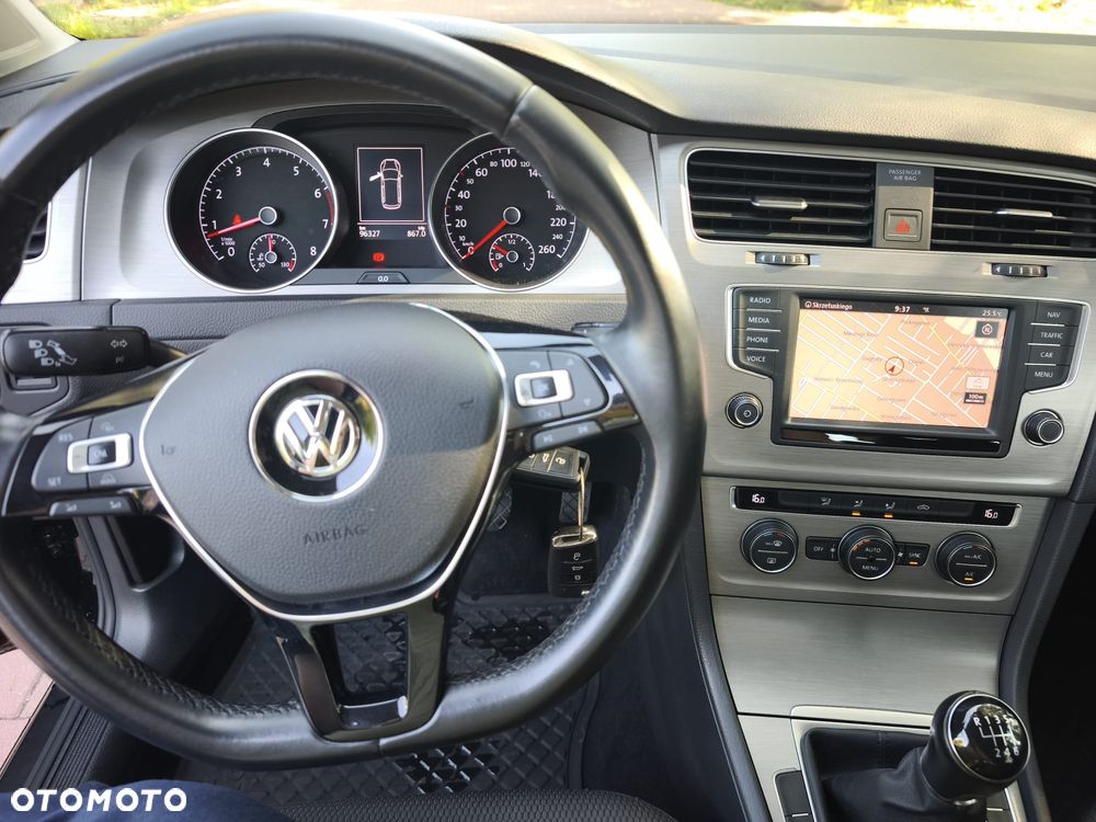 Volkswagen Golf 1.2 TSI BMT Comfortline - 8