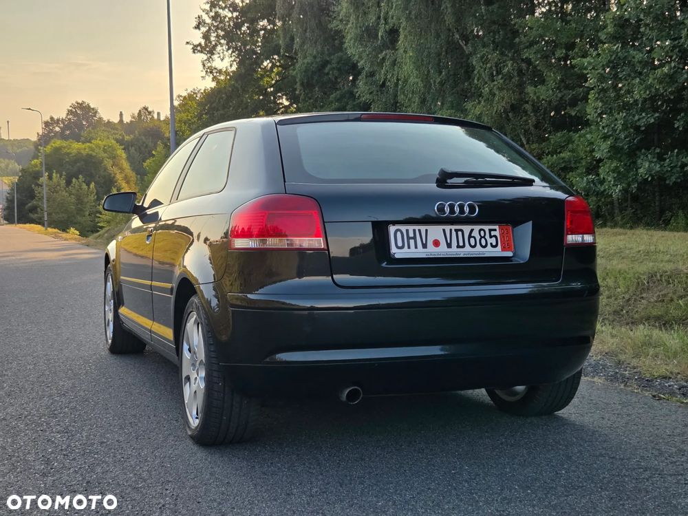 Audi A3 3-drzwiowe 1.6 Attraction - 4
