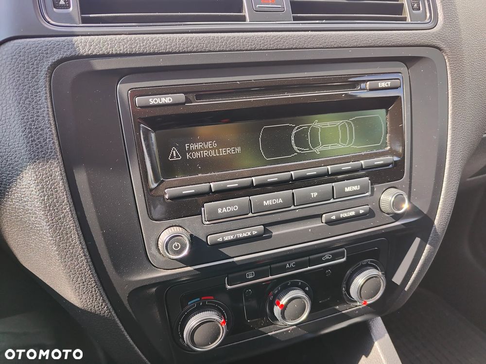 Volkswagen Jetta 2.0 TDI DPF BMT Trendline - 22